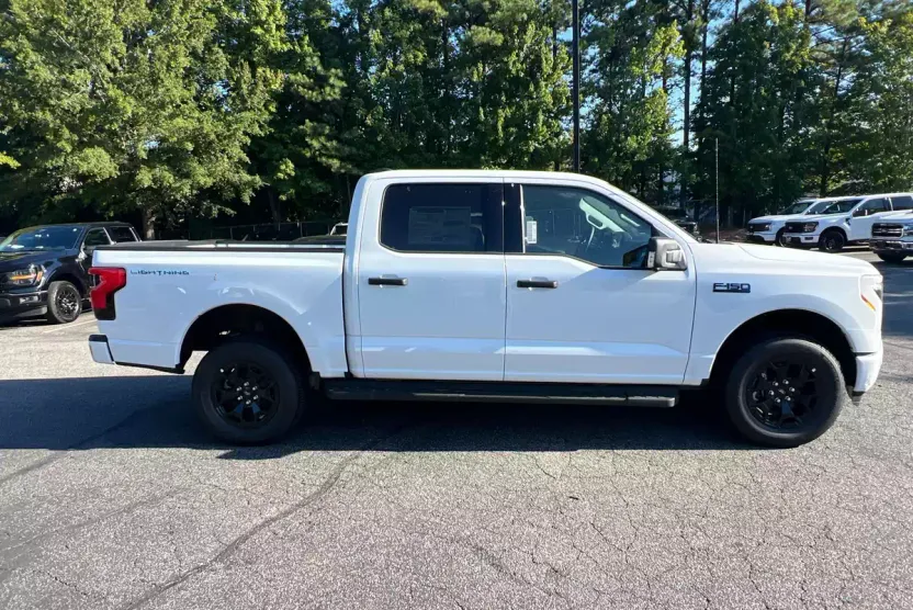 2025 Ford F-150 Lightning XLT photo 1