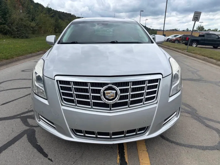 2013 Cadillac XTS Luxury photo 1