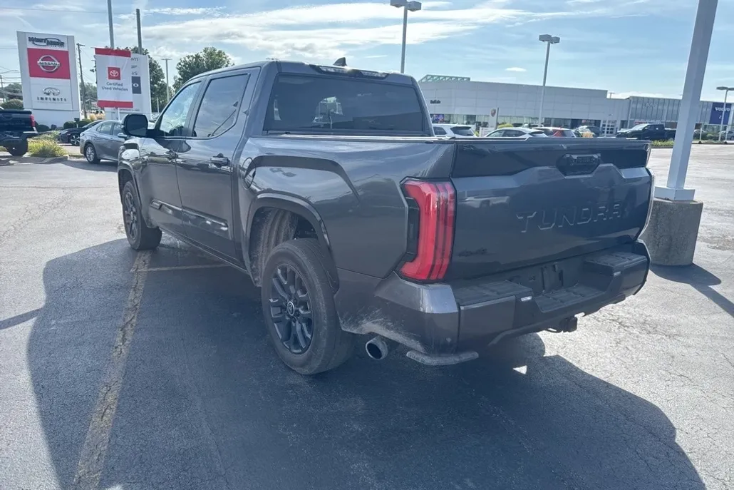 2024 Toyota Tundra Platinum photo 1