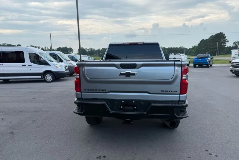 2024 Chevrolet Silverado 2500HD Custom photo 1