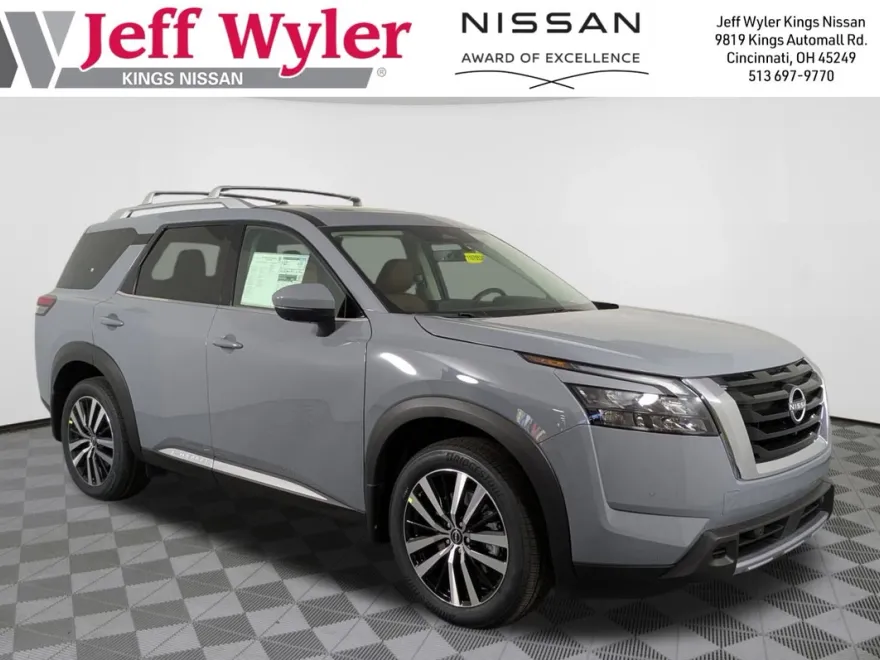 2025 Nissan Pathfinder Platinum photo 1