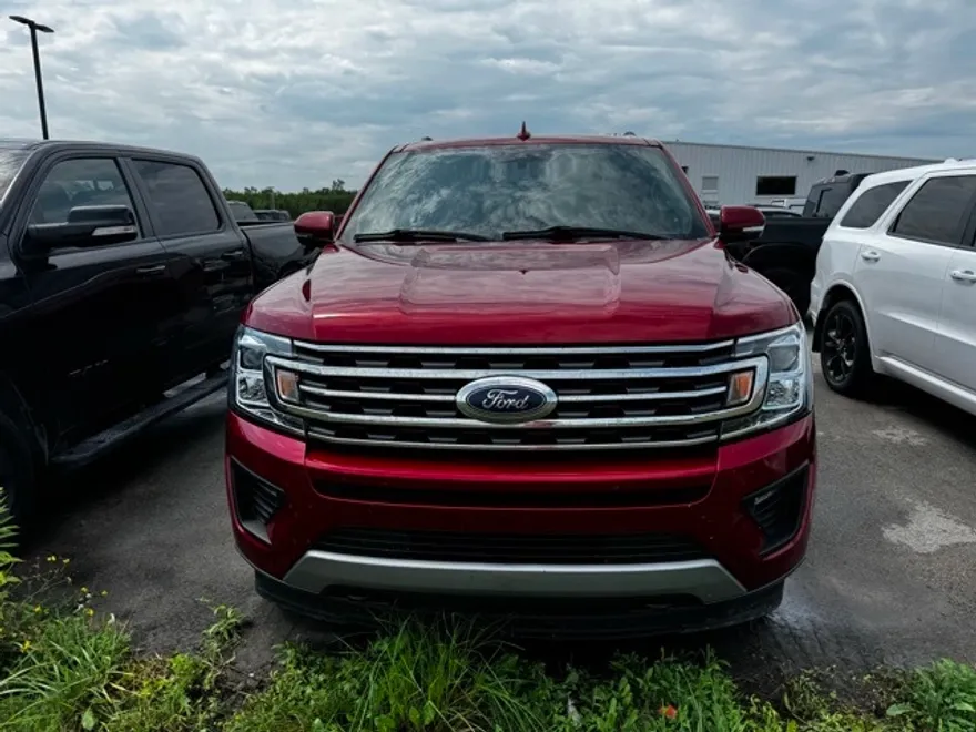 2020 Ford Expedition XLT photo 1