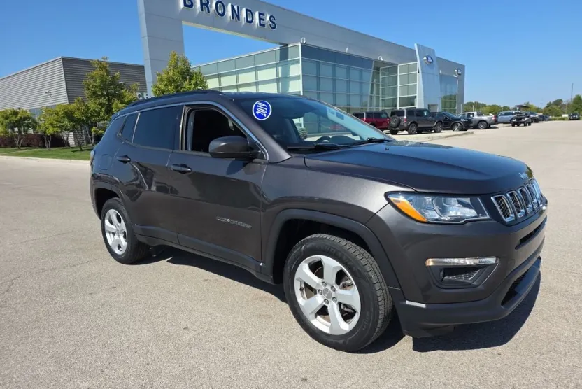 2019 Jeep Compass Latitude photo 1