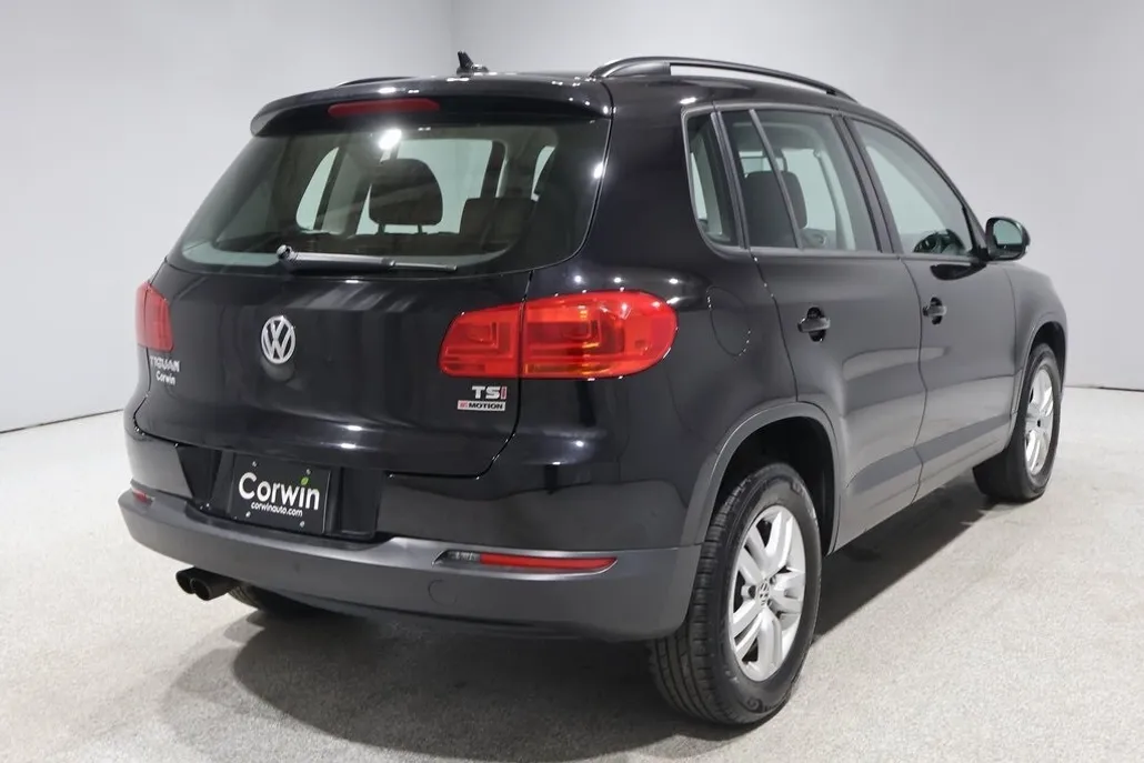 2017 Volkswagen Tiguan S photo 1