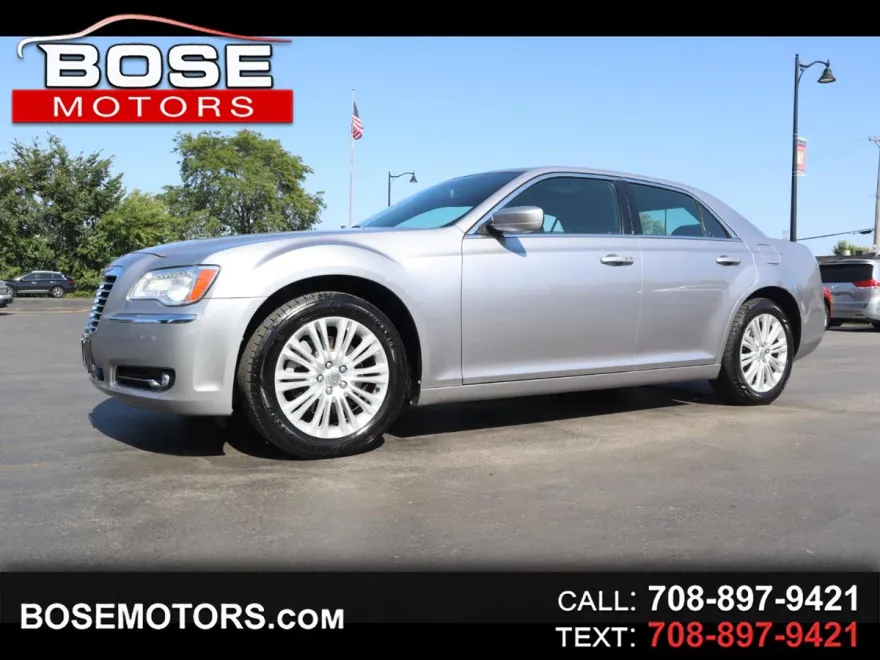 2014 Chrysler 300 photo 1