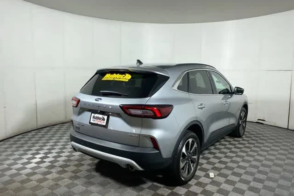 2023 Ford Escape Platinum photo 1