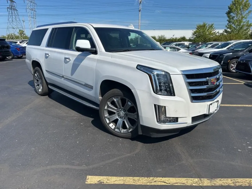 2016 Cadillac Escalade ESV Luxury photo 1