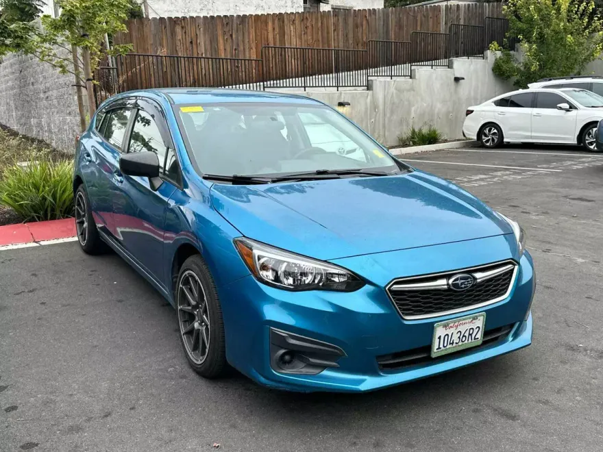 2019 Subaru Impreza 2.0i photo 1