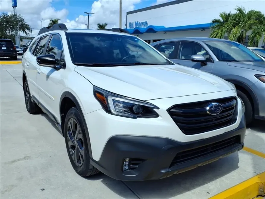 2021 Subaru Outback Onyx Edition photo 1