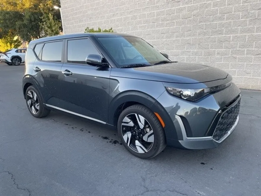 2023 Kia Soul GT-Line photo 1