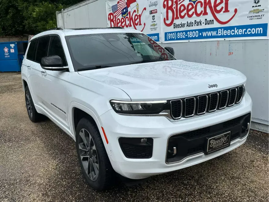 2023 Jeep Grand Cherokee Overland photo 1