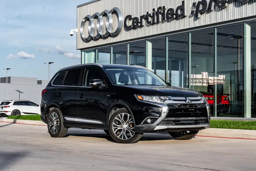 2016 Mitsubishi Outlander GT photo 1