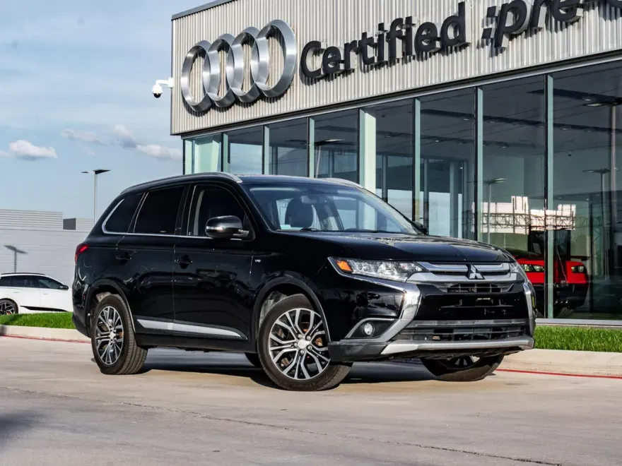 2016 Mitsubishi Outlander GT photo 1