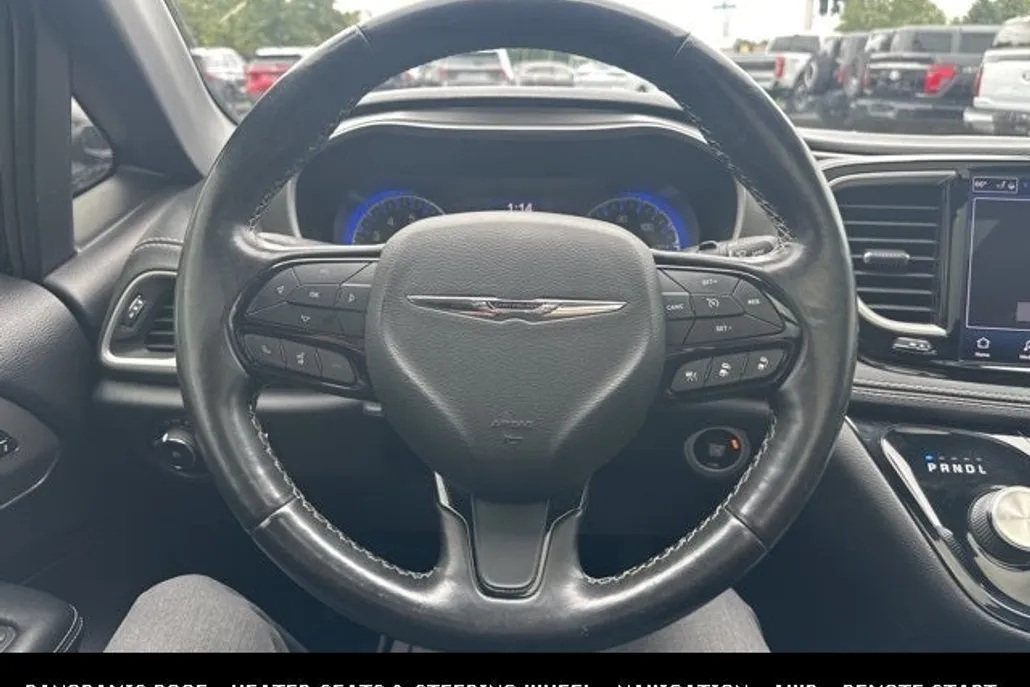 2021 Chrysler Pacifica Touring L photo 1