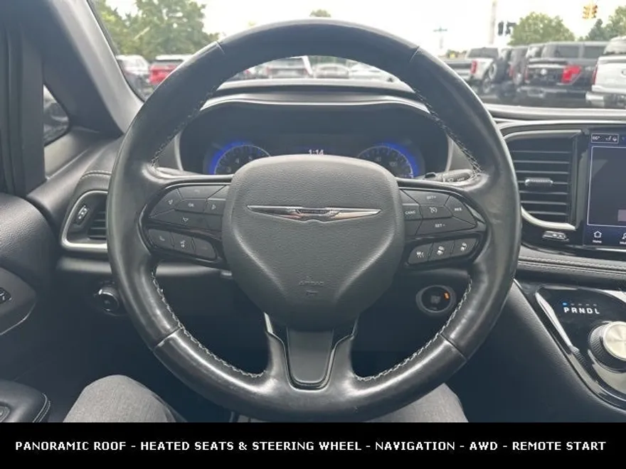 2021 Chrysler Pacifica Touring L photo 1