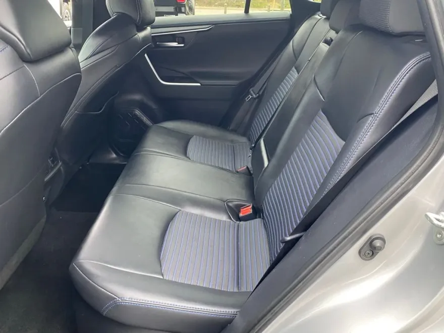 2019 Toyota RAV4 Hybrid XSE photo 1