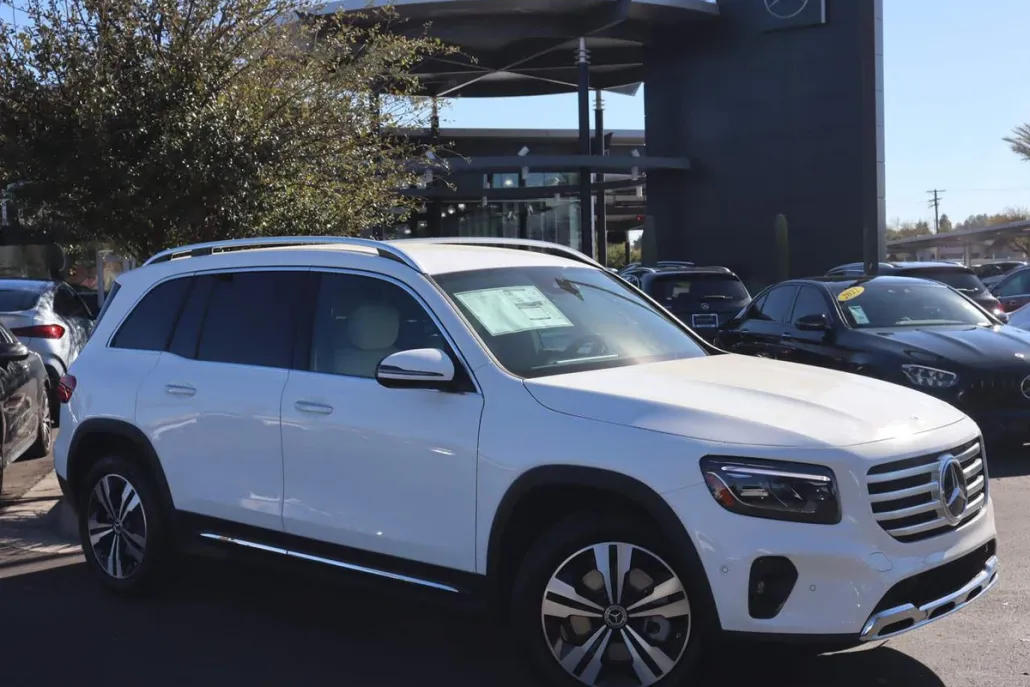 2025 Mercedes Benz GLB 250 photo 1