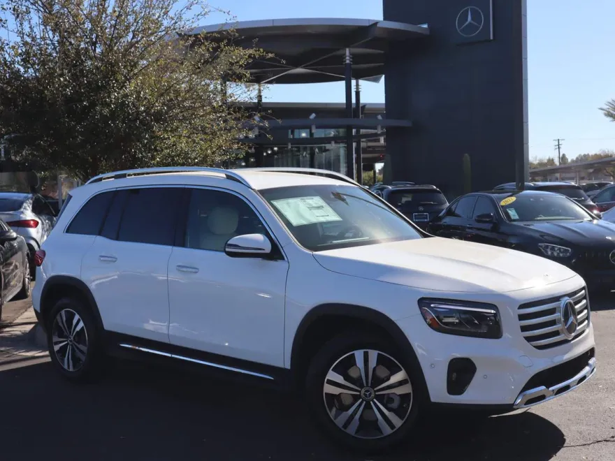 2025 Mercedes Benz GLB 250 photo 1