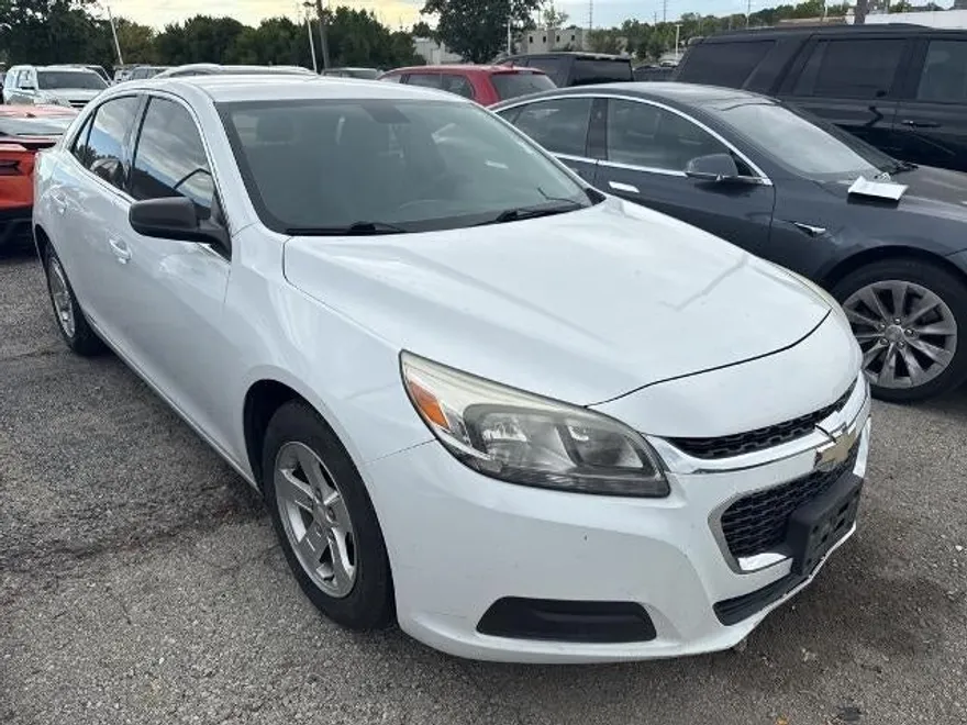 2015 Chevrolet Malibu LS photo 1