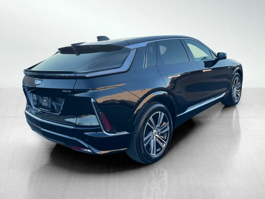 2024 Cadillac Lyriq Luxury photo 7