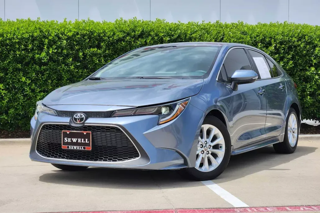 2020 Toyota Corolla XLE photo 1
