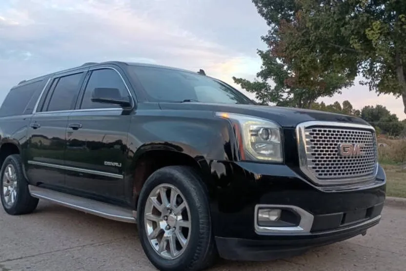 2015 Gmc Yukon XL Denali photo 1