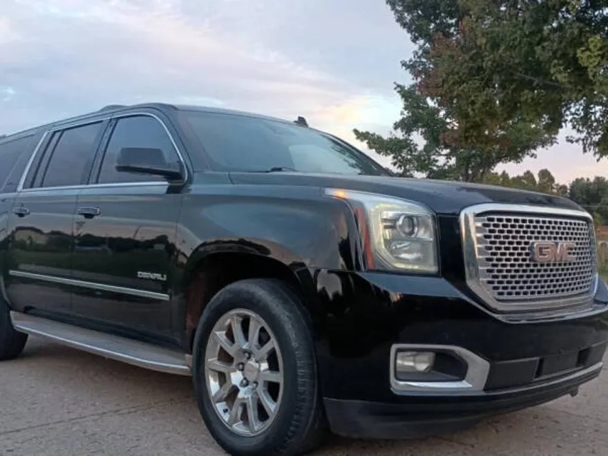 2015 Gmc Yukon XL Denali photo 1