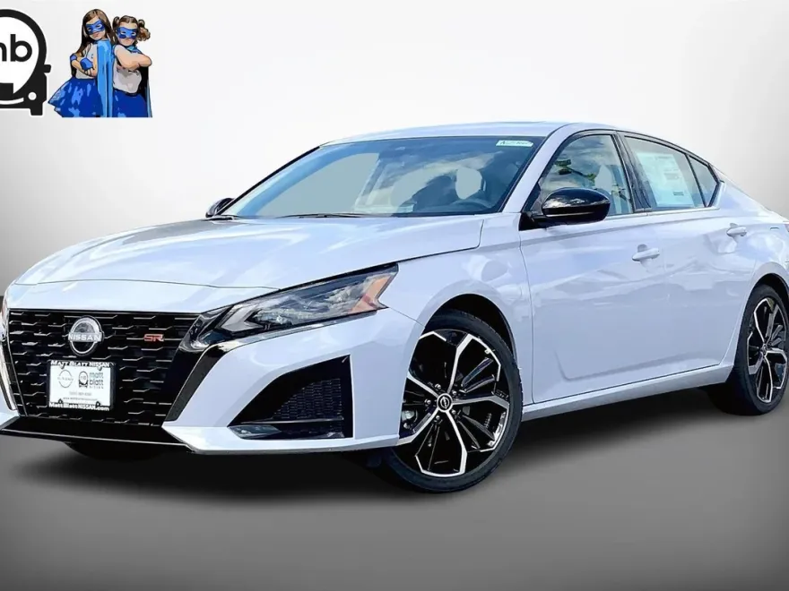 2025 Nissan Altima SR photo 1