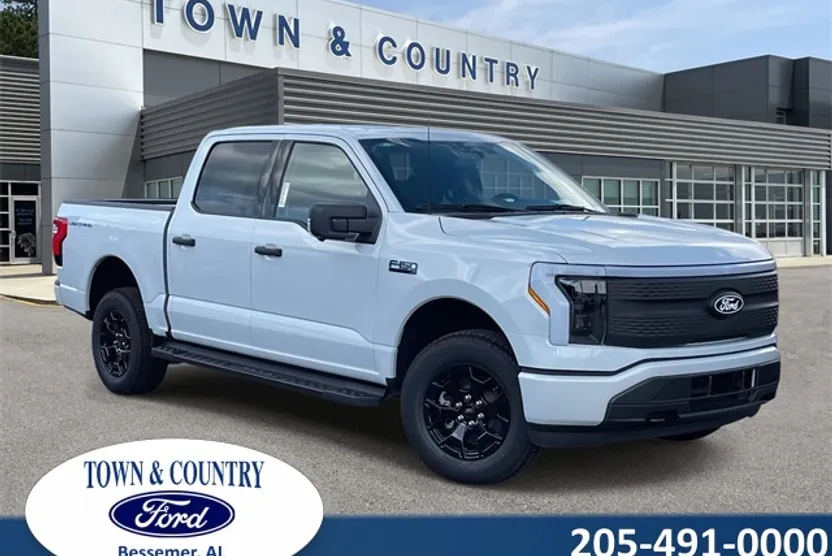 2025 Ford F-150 Lightning XLT photo 1