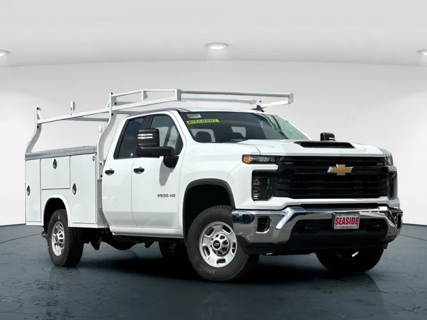 2024 Chevrolet Silverado 2500HD photo 1