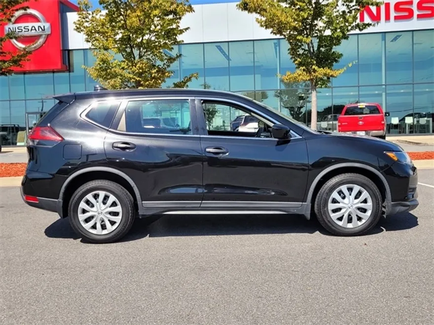 2018 Nissan Rogue S photo 1