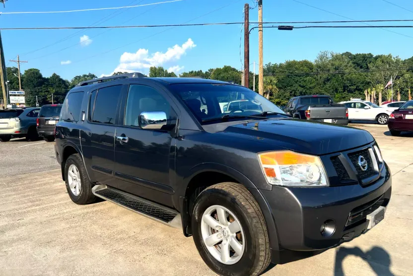 2012 Nissan Armada SV photo 1