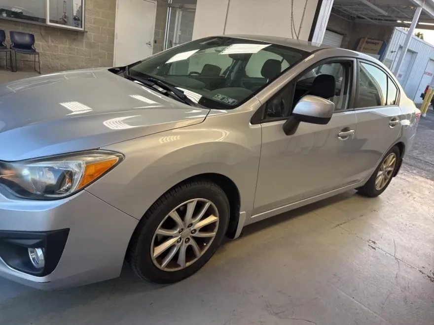 2012 Subaru Impreza 2.0i Premium photo 2