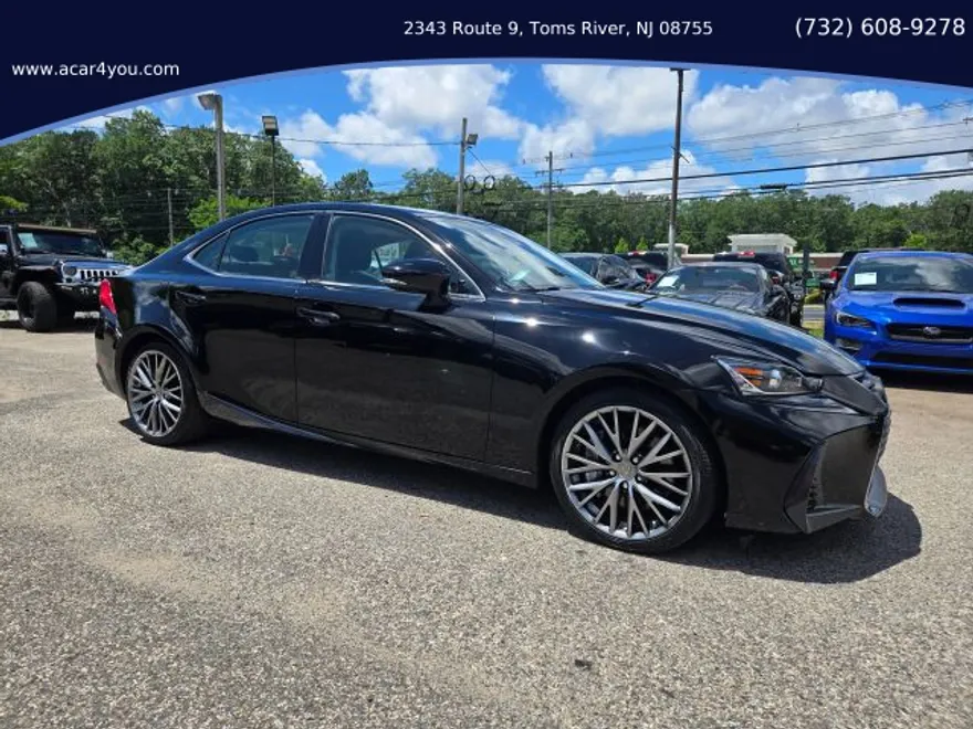 2017 Lexus IS 200t photo 1