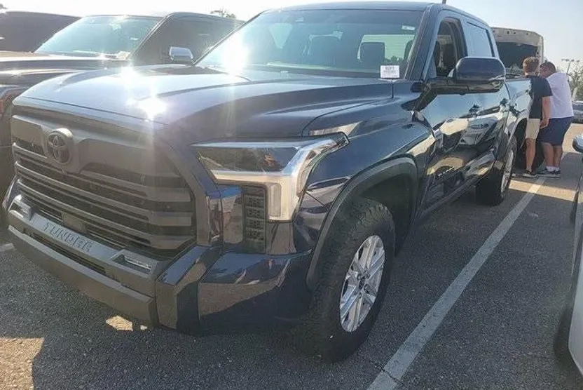 2023 Toyota Tundra SR5 photo 1