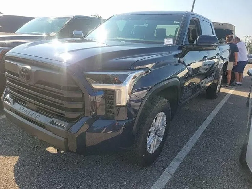 2023 Toyota Tundra SR5 photo 1
