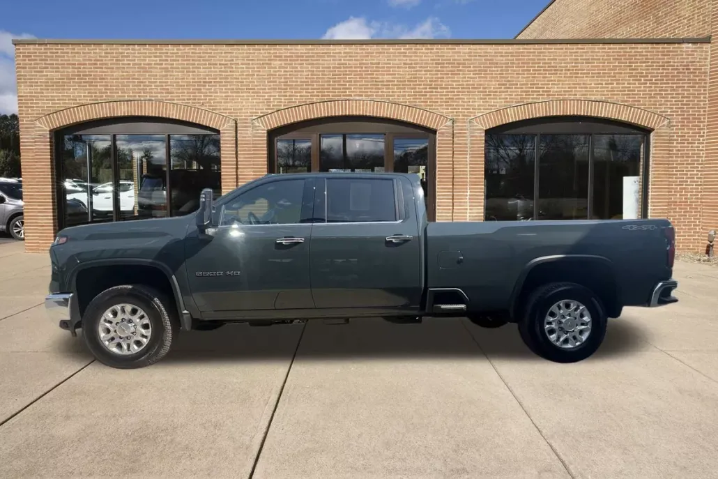 2025 Chevrolet Silverado 2500HD LTZ photo 1