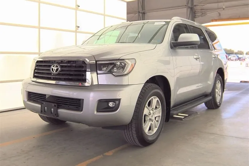 2021 Toyota Sequoia SR5 photo 1