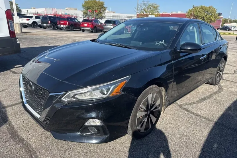 2019 Nissan Altima 2.5 SV photo 1