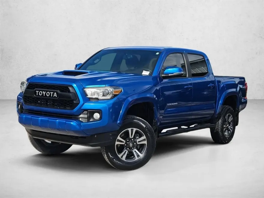 2017 Toyota Tacoma TRD Sport V6 photo 1