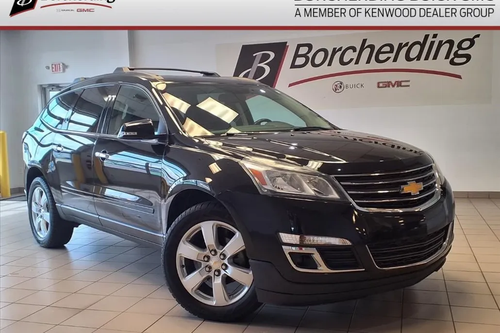 2017 Chevrolet Traverse 1LT photo 1