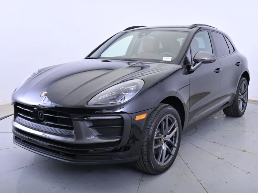 2025 Porsche Macan Base photo 1
