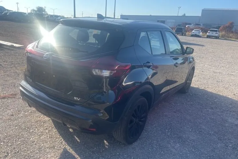 2021 Nissan Kicks SV photo 1