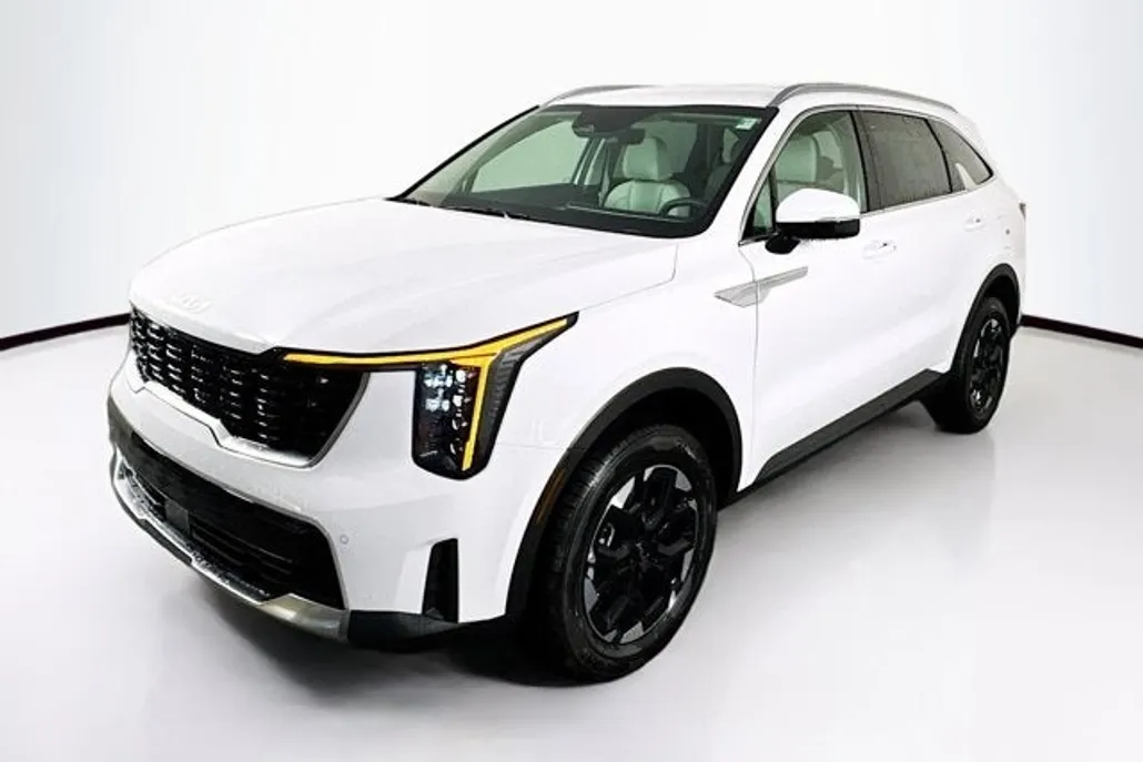 2026 Kia Sorento S photo 1