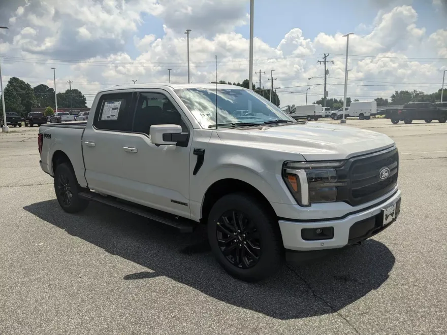 2025 Ford F-150 Lariat photo 1
