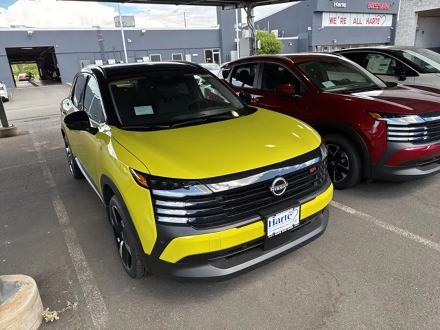 2025 Nissan Kicks SR photo 1