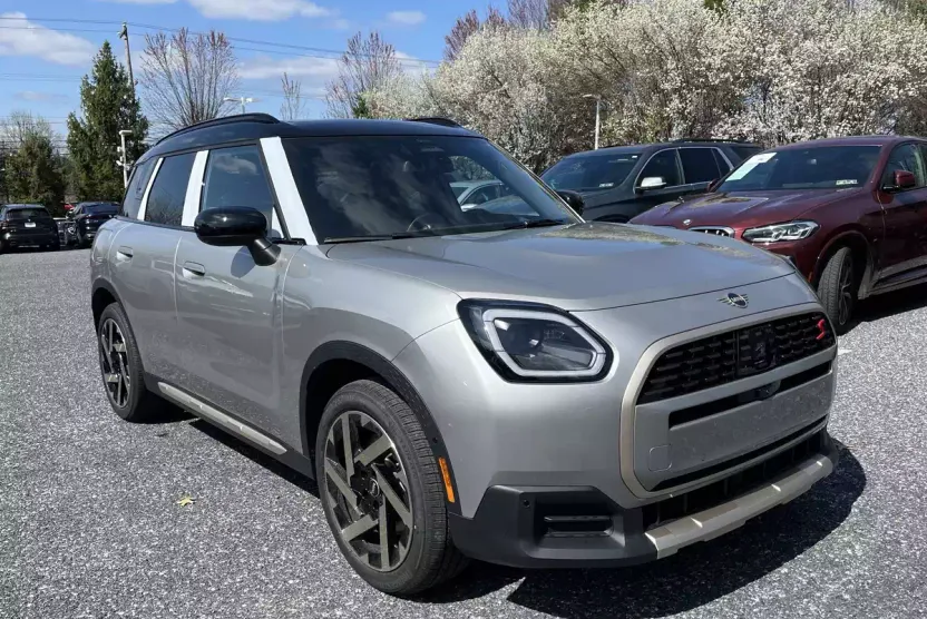 2025 Mini Cooper S ALL4 photo 1