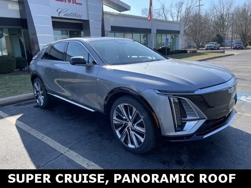 2025 Cadillac Lyriq Luxury photo 1