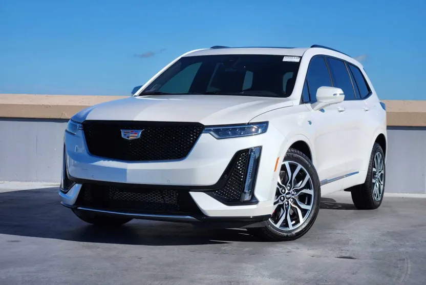 2025 Cadillac XT6 Sport photo 1