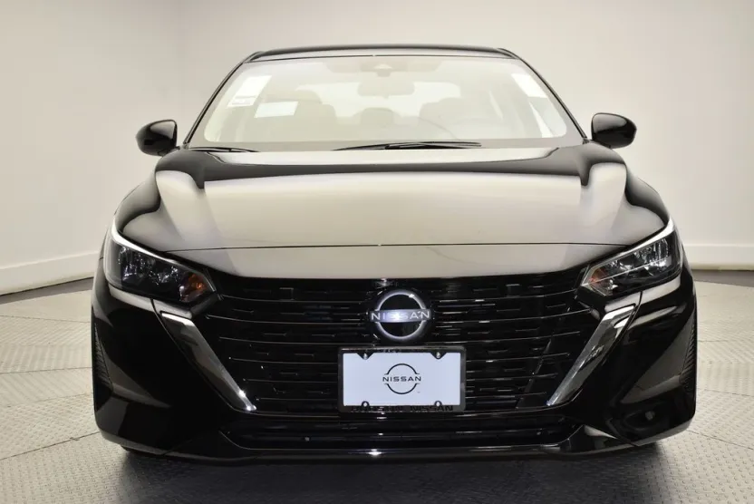 2025 Nissan Sentra SV photo 1
